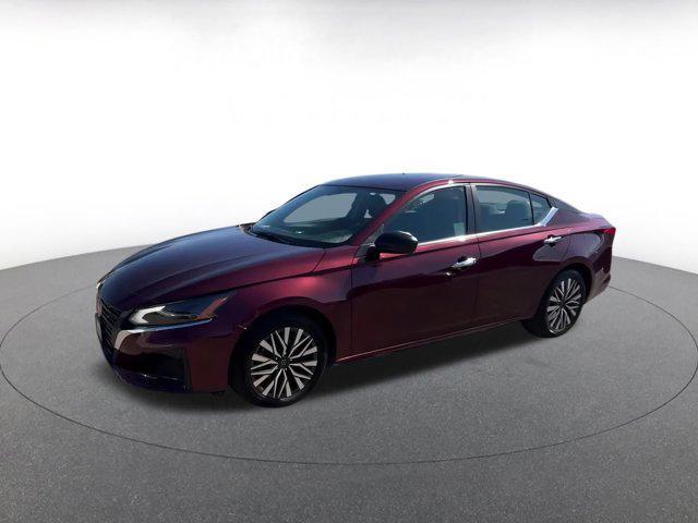 Photo of 2024 Garnet Pearl Metallic Nissan Altima