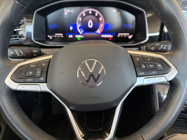 Photo of 2025 Deep Black Pearl Volkswagen Jetta