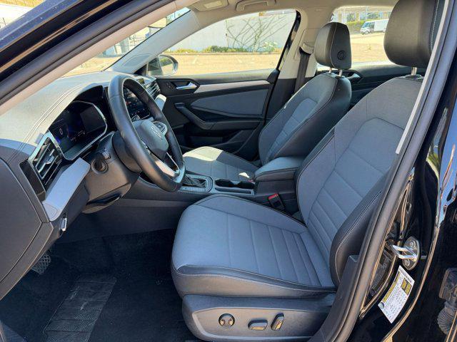Photo of 2025 Deep Black Pearl Volkswagen Jetta