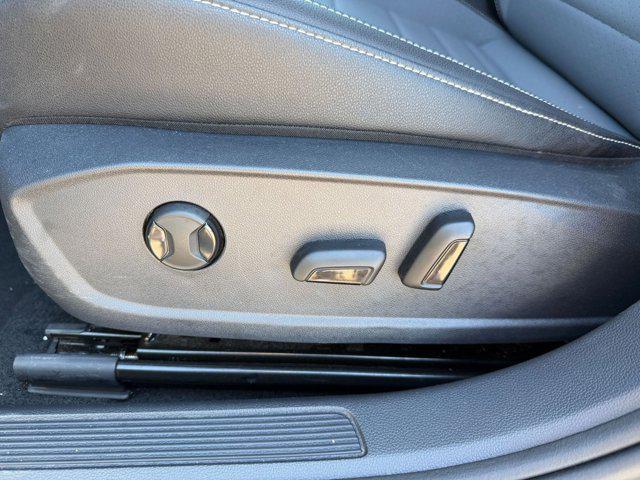 Photo of 2025 Deep Black Pearl Volkswagen Jetta
