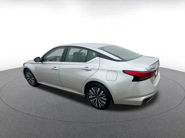 Photo of 2024 Brilliant Silver Metallic Nissan Altima