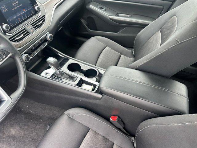 Photo of 2024 Brilliant Silver Metallic Nissan Altima