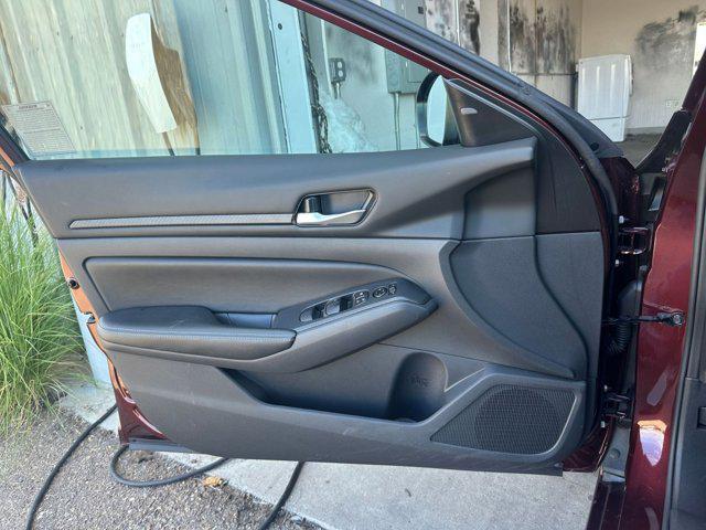 Photo of 2024 Garnet Pearl Metallic Nissan Altima