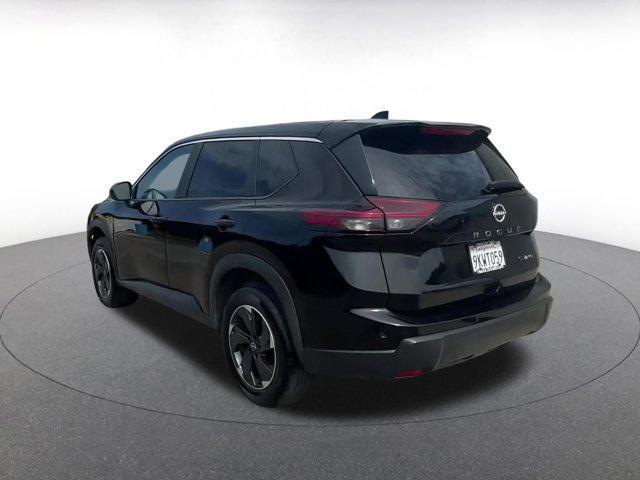 Photo of 2024 Super Black Nissan Rogue