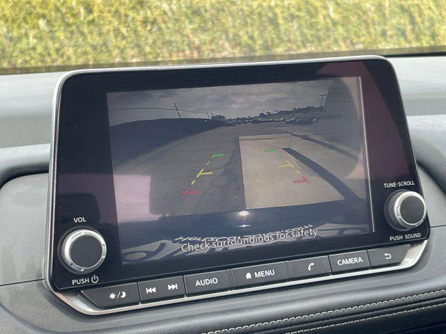 Photo of 2024 Super Black Nissan Rogue
