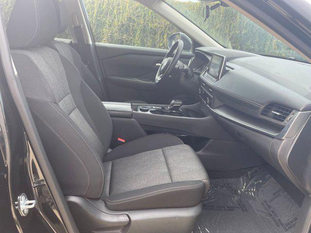 Photo of 2024 Super Black Nissan Rogue
