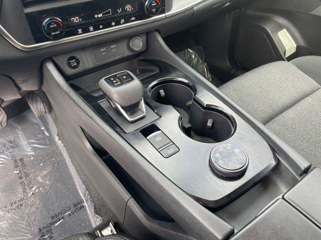 Photo of 2024 Super Black Nissan Rogue