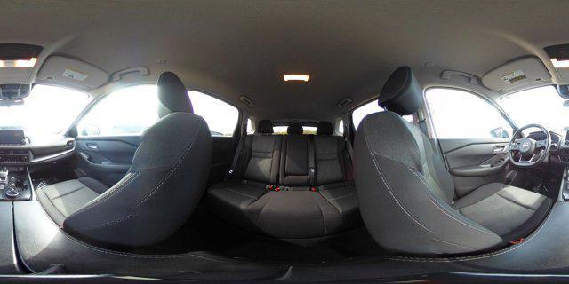 Photo of 2024 Super Black Nissan Rogue