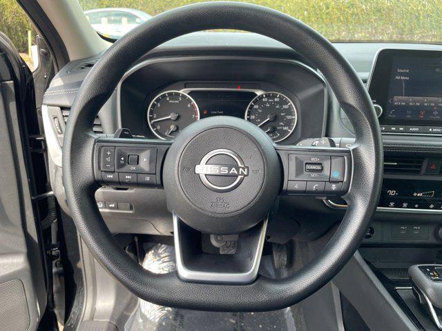 Photo of 2024 Super Black Nissan Rogue