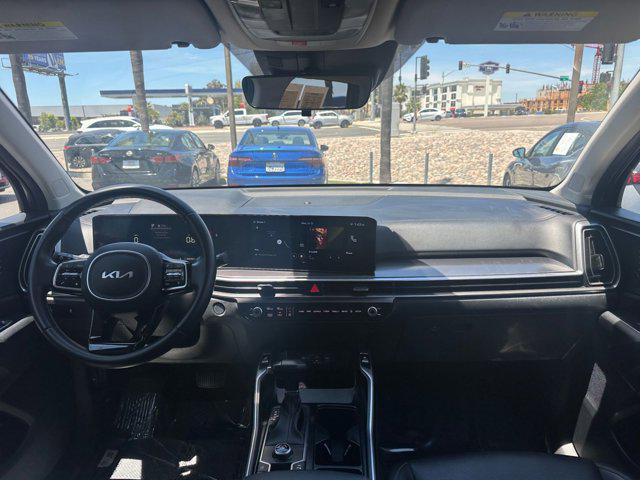 Photo of 2024 Everlasting Silver Kia Sorento