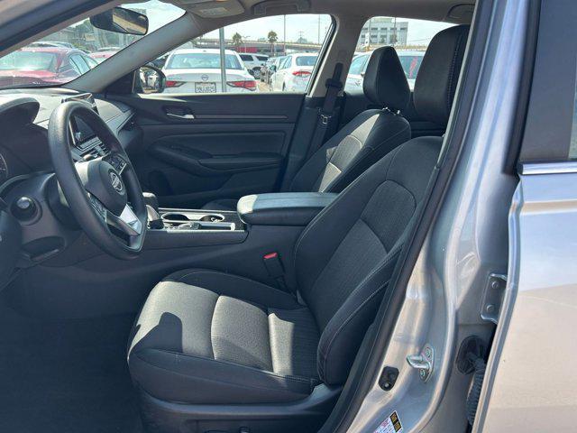 Photo of 2024 Brilliant Silver Metallic Nissan Altima