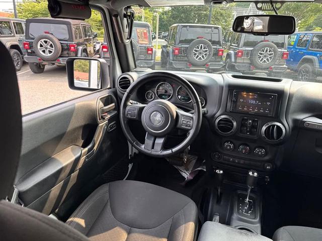 Photo of 2017 Bright White Clearcoat Jeep Wrangler Unlimited