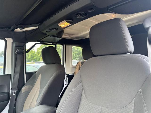 Photo of 2017 Bright White Clearcoat Jeep Wrangler Unlimited