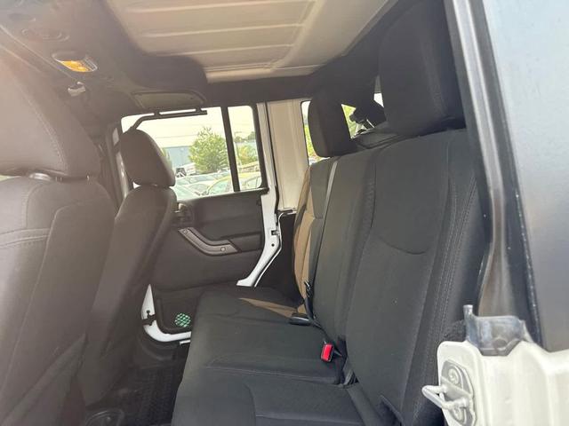 Photo of 2017 Bright White Clearcoat Jeep Wrangler Unlimited