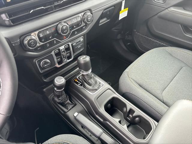 Photo of 2025 Black Clearcoat Jeep Wrangler