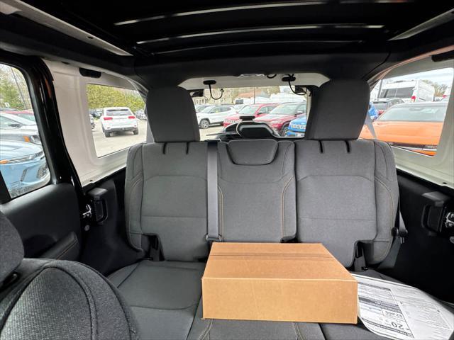Photo of 2025 Black Clearcoat Jeep Wrangler