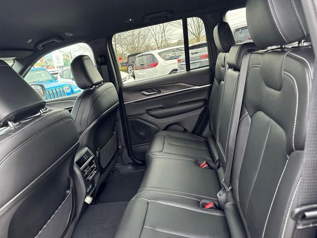 Photo of 2025 Velvet Red Pearlcoat Jeep Grand Cherokee