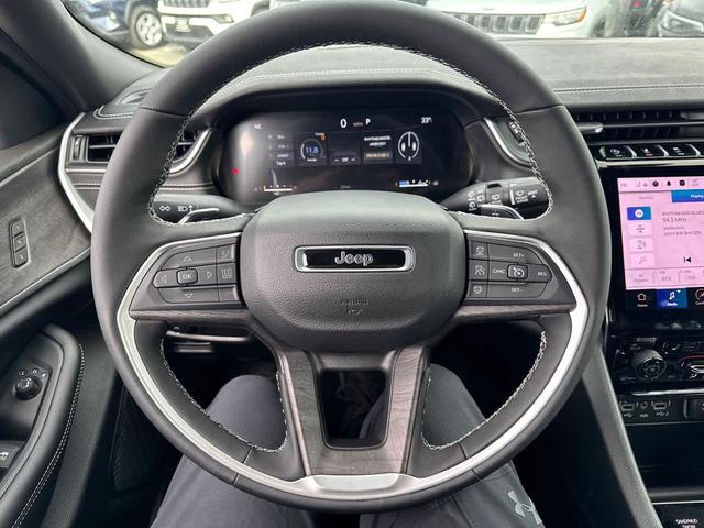 Photo of 2025 Velvet Red Pearlcoat Jeep Grand Cherokee