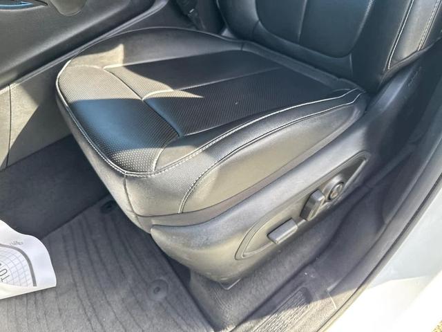 Photo of 2023 Bright White Clearcoat Jeep Grand Cherokee 4xe