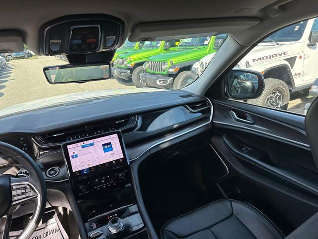 Photo of 2023 Bright White Clearcoat Jeep Grand Cherokee 4xe