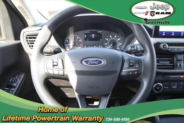 Photo of 2022 Iconic Silver Metallic Ford Escape