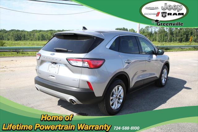 Photo of 2022 Iconic Silver Metallic Ford Escape