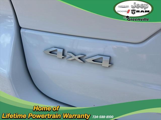 Photo of 2025 Bright White Clearcoat Jeep Grand Cherokee
