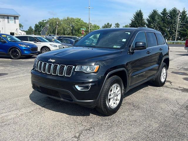 Photo of 2020 Diamond Black Crystal Pearlcoat Jeep Grand Cherokee
