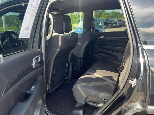 Photo of 2020 Diamond Black Crystal Pearlcoat Jeep Grand Cherokee