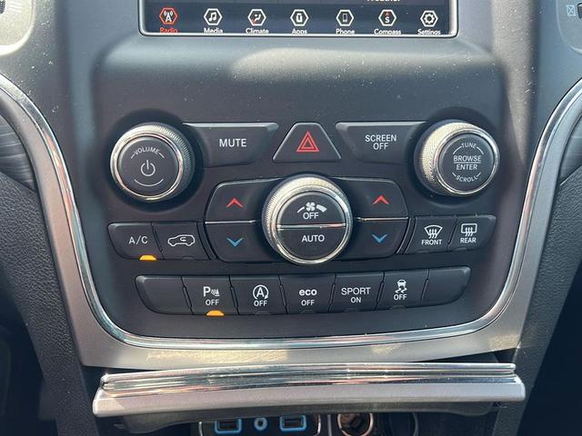 Photo of 2020 Diamond Black Crystal Pearlcoat Jeep Grand Cherokee