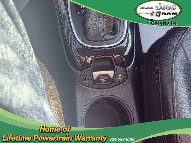 Photo of 2019 White Clearcoat Jeep Compass