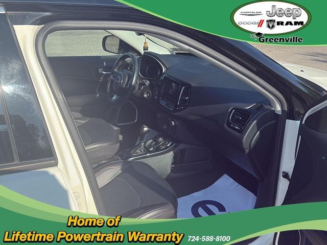 Photo of 2019 White Clearcoat Jeep Compass