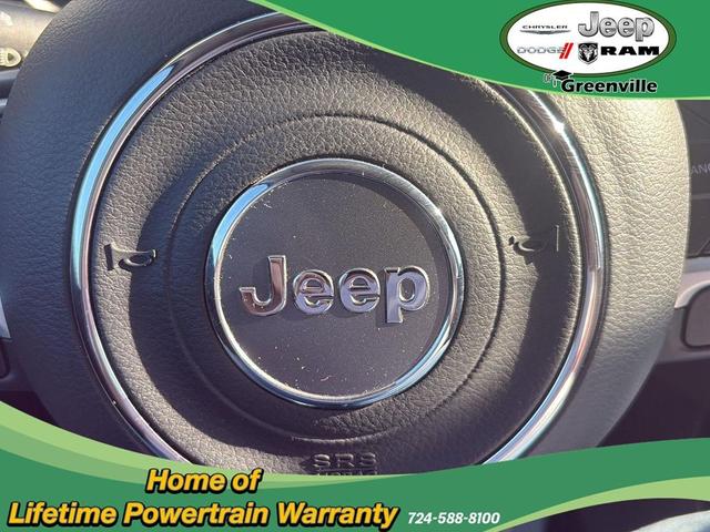 Photo of 2019 White Clearcoat Jeep Compass