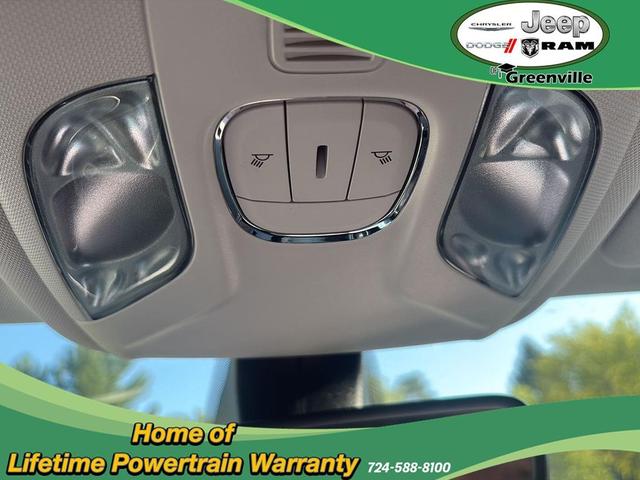 Photo of 2019 White Clearcoat Jeep Compass