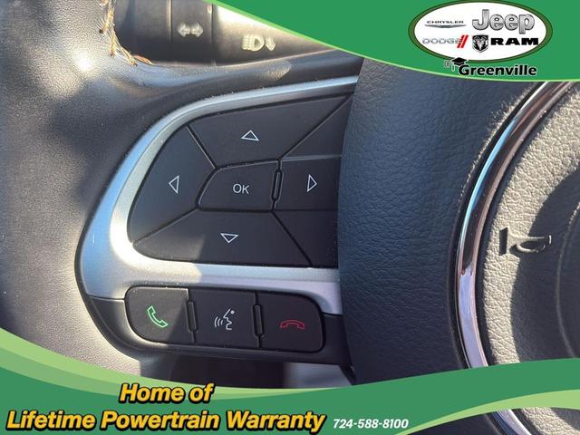 Photo of 2019 White Clearcoat Jeep Compass