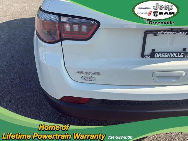 Photo of 2019 White Clearcoat Jeep Compass