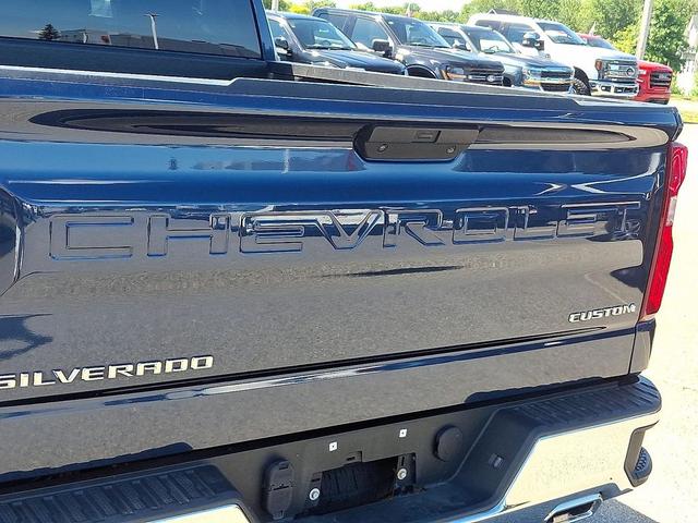 Photo of 2022 Northsky Blue Metallic Chevrolet Silverado 1500
