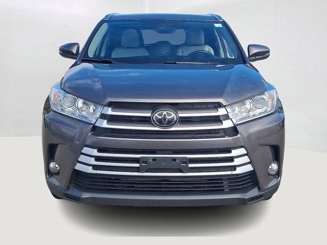 Photo of 2018 Charcoal Toyota Highlander