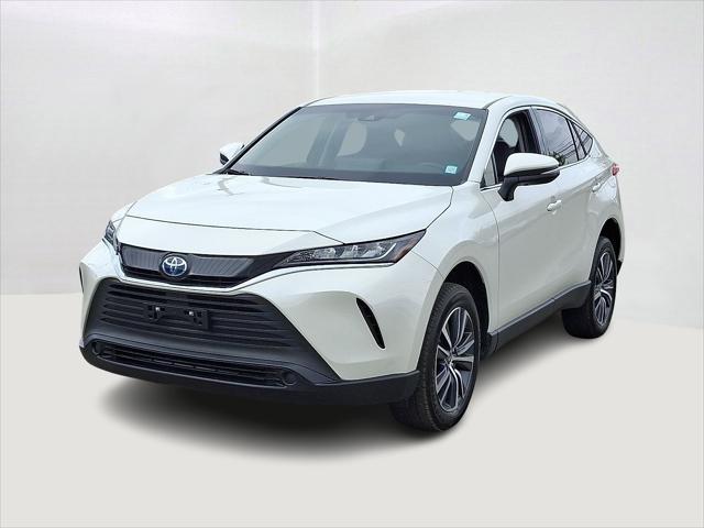 Photo of 2022 Blizzard Pearl Toyota Venza