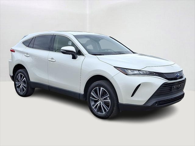 Photo of 2022 Blizzard Pearl Toyota Venza