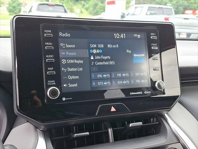 Photo of 2022 Blizzard Pearl Toyota Venza