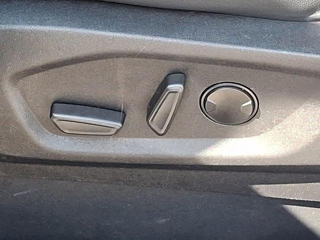 Photo of 2024 Blue Ford Edge