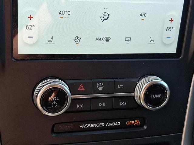 Photo of 2024 Blue Ford Edge