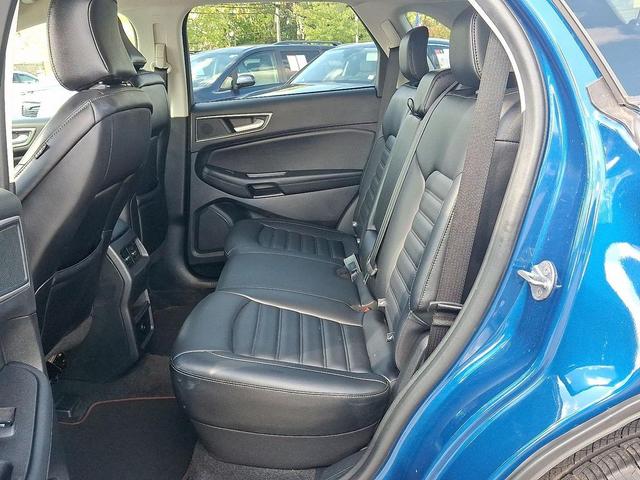 Photo of 2024 Blue Ford Edge