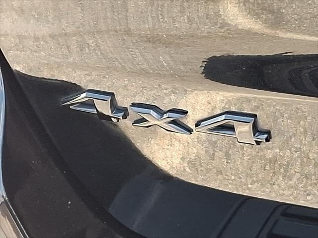 Photo of 2021 Diamond Black Crystal Pearlcoat Jeep Grand Cherokee
