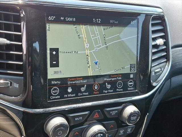 Photo of 2021 Diamond Black Crystal Pearlcoat Jeep Grand Cherokee