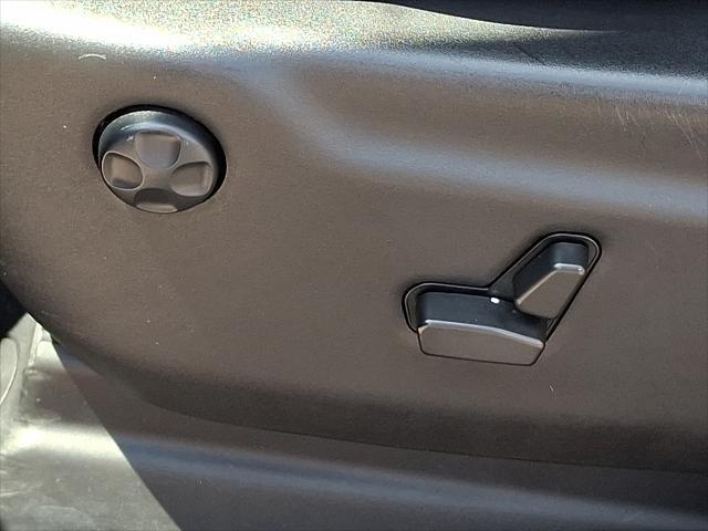 Photo of 2021 Diamond Black Crystal Pearlcoat Jeep Grand Cherokee