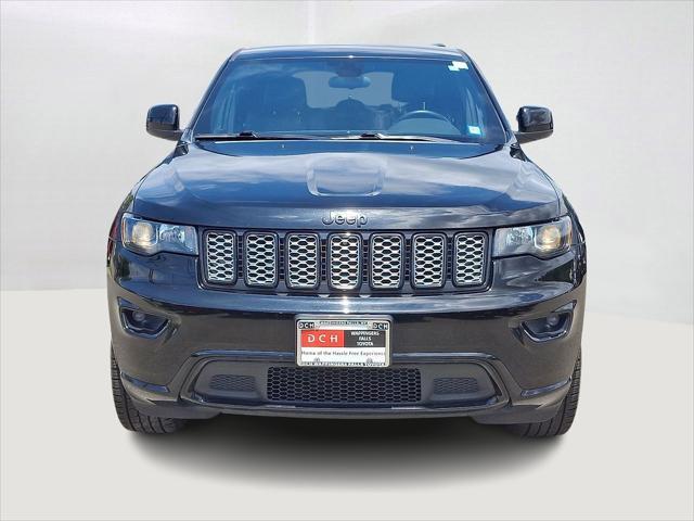 Photo of 2021 Diamond Black Crystal Pearlcoat Jeep Grand Cherokee