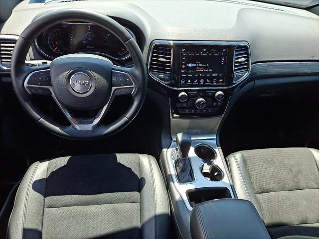 Photo of 2021 Diamond Black Crystal Pearlcoat Jeep Grand Cherokee