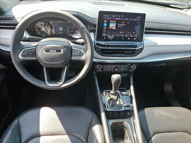 Photo of 2024 Diamond Black Crystal Pearlcoat Jeep Compass